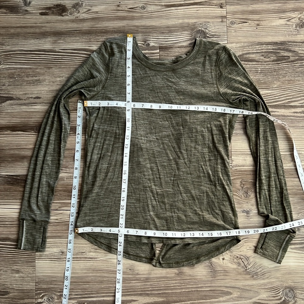 Lululemon Beat The Heat Long Sleeve Athletic Yoga Top Green Tie Back - Picture 9 of 9